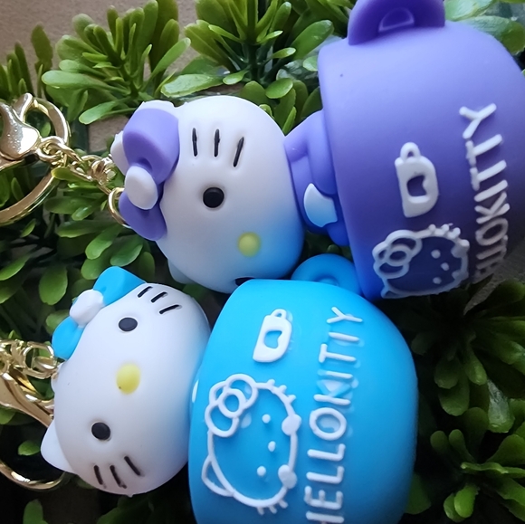 NEW Hello Kitty Lot Mirror and 4 Keychains - Picture 4 of 9